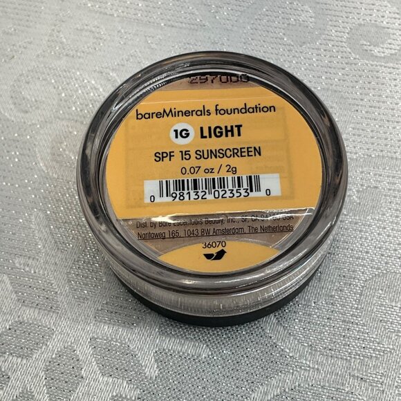 BareMinerals i.d. Foundation SPF 15 Light 0.07 Oz/2g Mineral Makeup - Picture 2 of 3